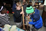2015-10-21_42_Sauerkraut_machen_mit Schulklasse_RM